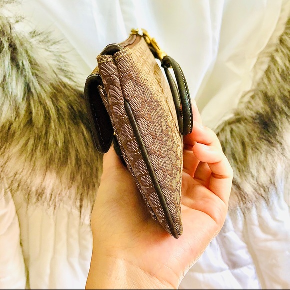 COACH⚡️Auth Brown Signature Flap Pocket Wristlet - Picture 4 of 10